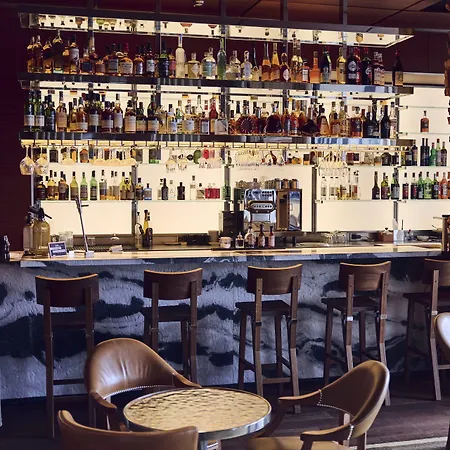 Отель La Reserve Eden Au 5*