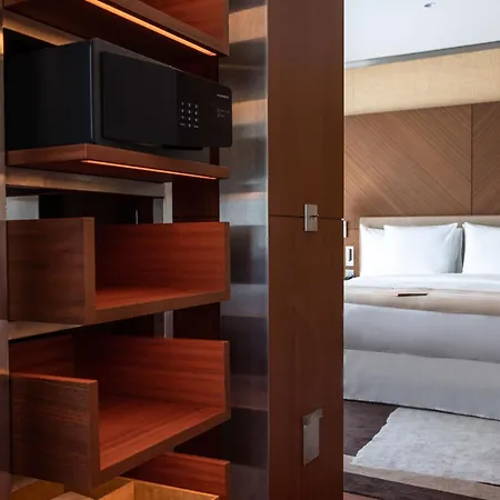 La Reserve Eden Au Szálloda 5*