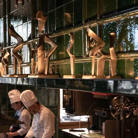 Szálloda La Reserve Eden Au 5*