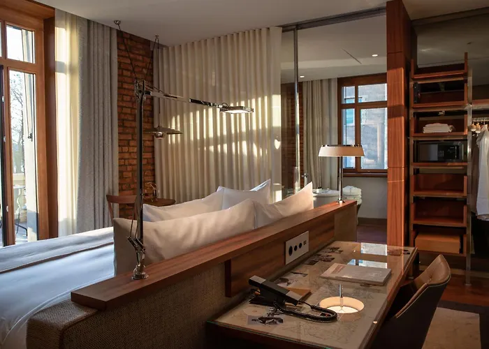 Szálloda La Reserve Eden Au 5*